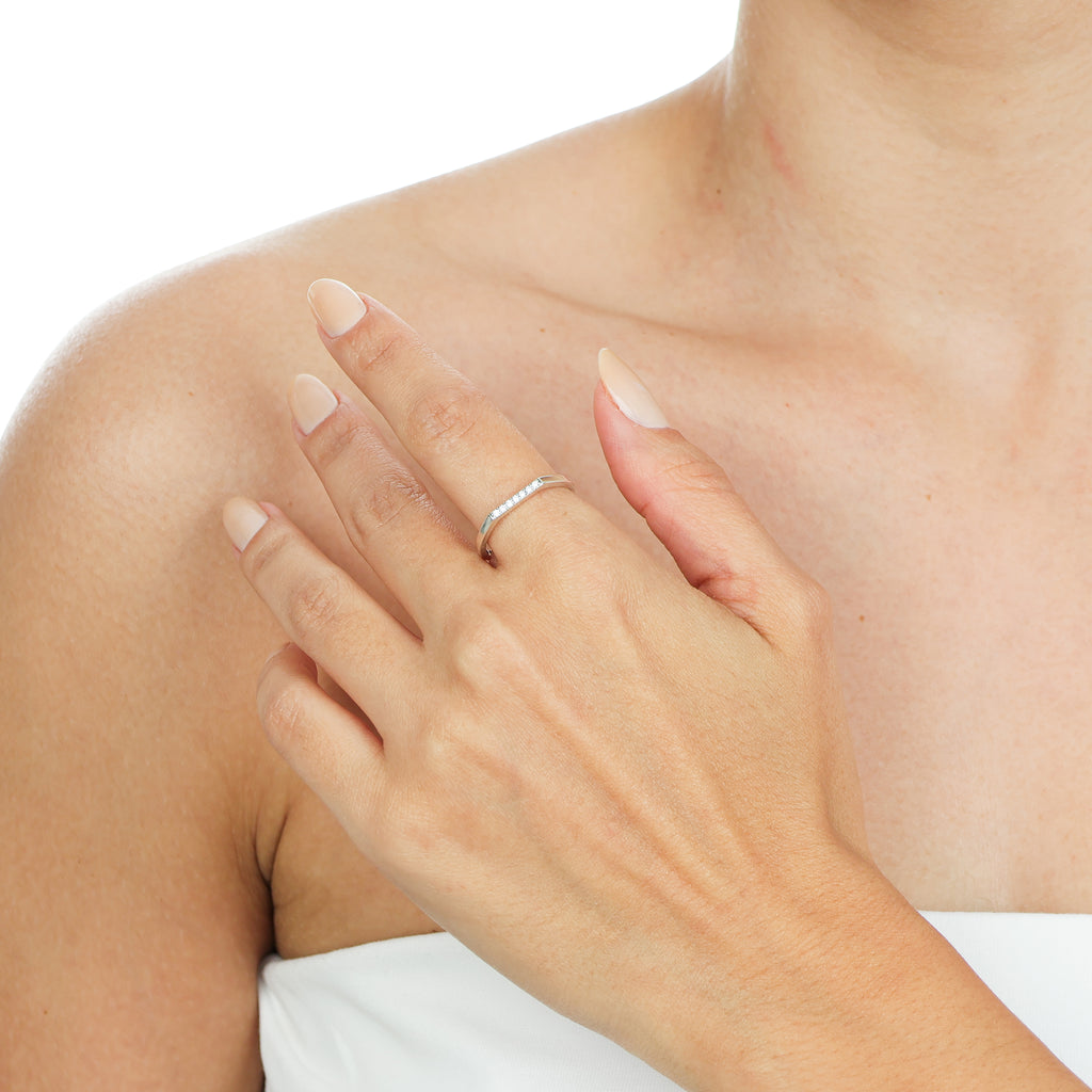 Anel de Prata Envelhecido Traço Cravejado - Maíra