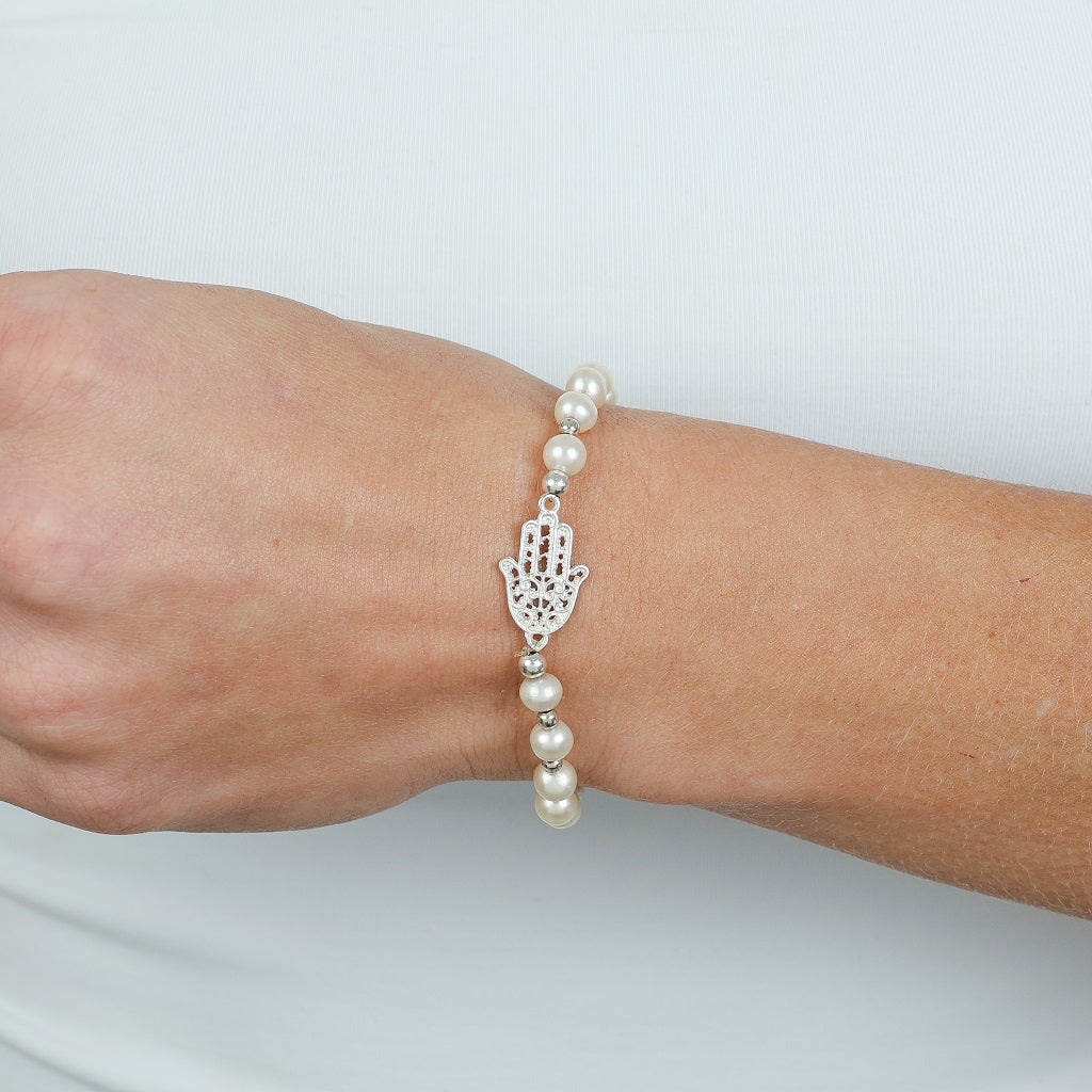 Pulseira Pérolas com Pingente de Mão de Fátima em Prata - Lupita